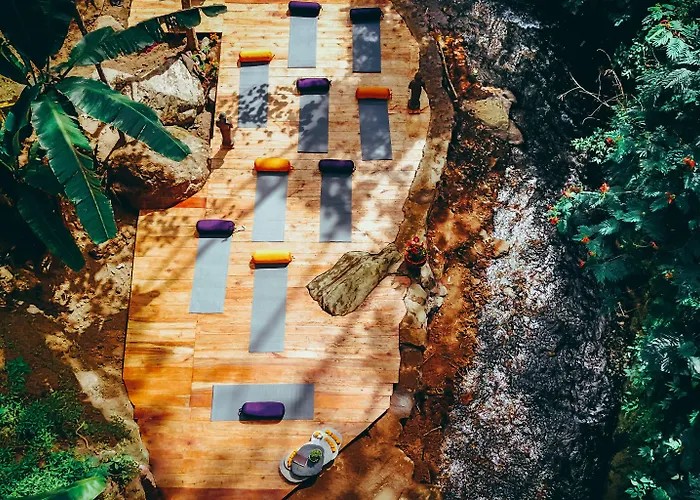 Campismo de Luxo Desa Eko Munduk