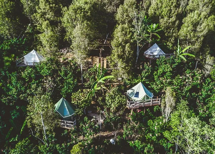 Campismo de Luxo Desa Eko Munduk