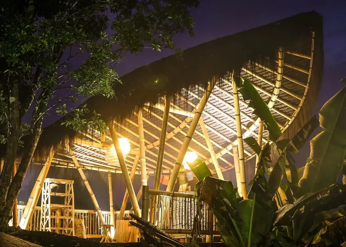 Campismo de Luxo Desa Eko Munduk